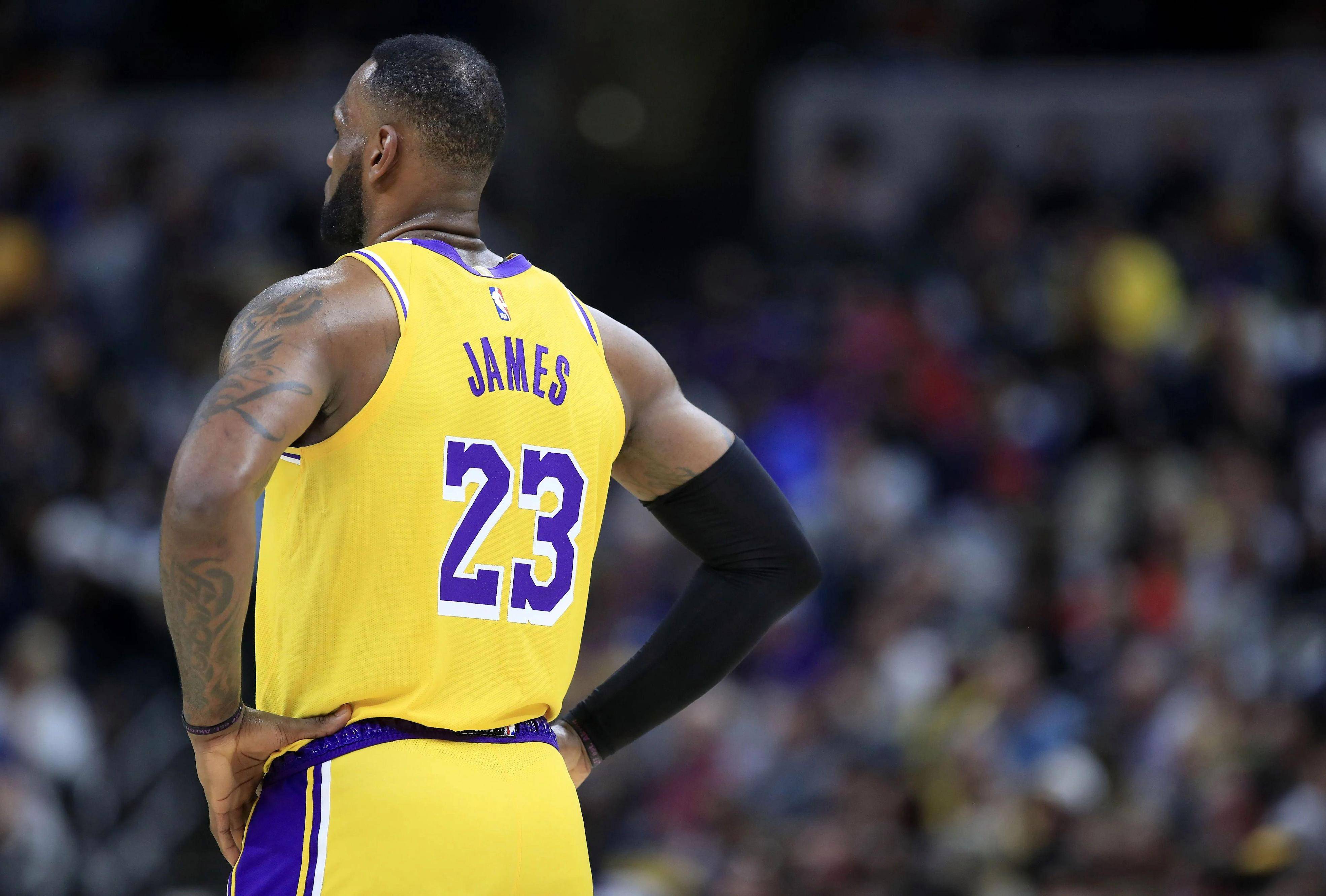 开云登录入口NBA常规赛赛程吃紧，洛杉矶湖人清晨单刀错失，悬念犹存，数据趋势出现新变化的简单介绍