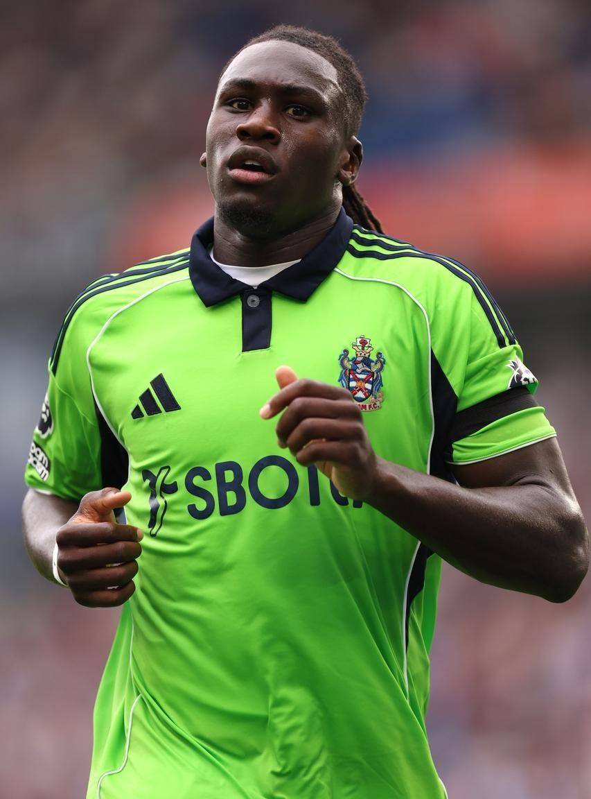 Kaiyun Sports英超赛程吃紧；西汉姆国际比赛日豪取连胜；悬念犹存；年轻球员得到机会的简单介绍