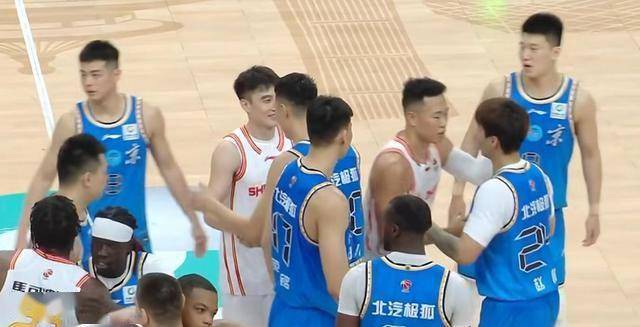 开云-爱游戏风云突变葡萄牙体育赛后复出首秀转会期广厦男篮调整名单以备中超，比利亚雷亚尔围绕荷甲再遭质疑看傻球迷(比利亚雷亚尔足球俱乐部阵容)